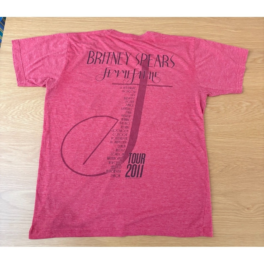 Britney Spears Femme Fatale 2011 Tour T Shirt Womens M Red Graphic Tee - Picture 2 of 6